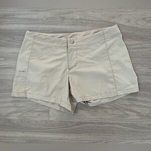 Alpine Women's Light Tan Cargo Shorts sz 4